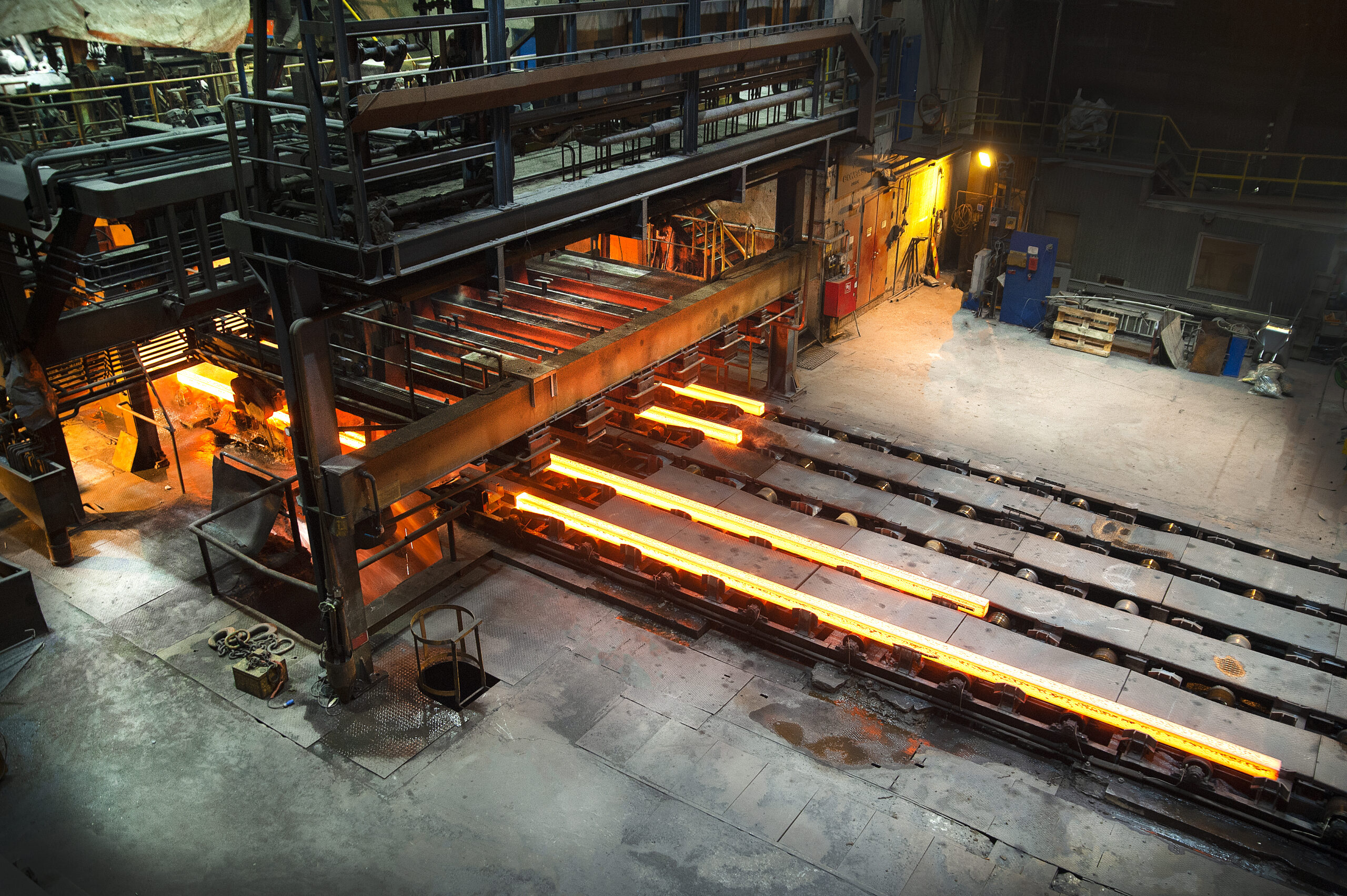 Why is the UK steel industry in decline?