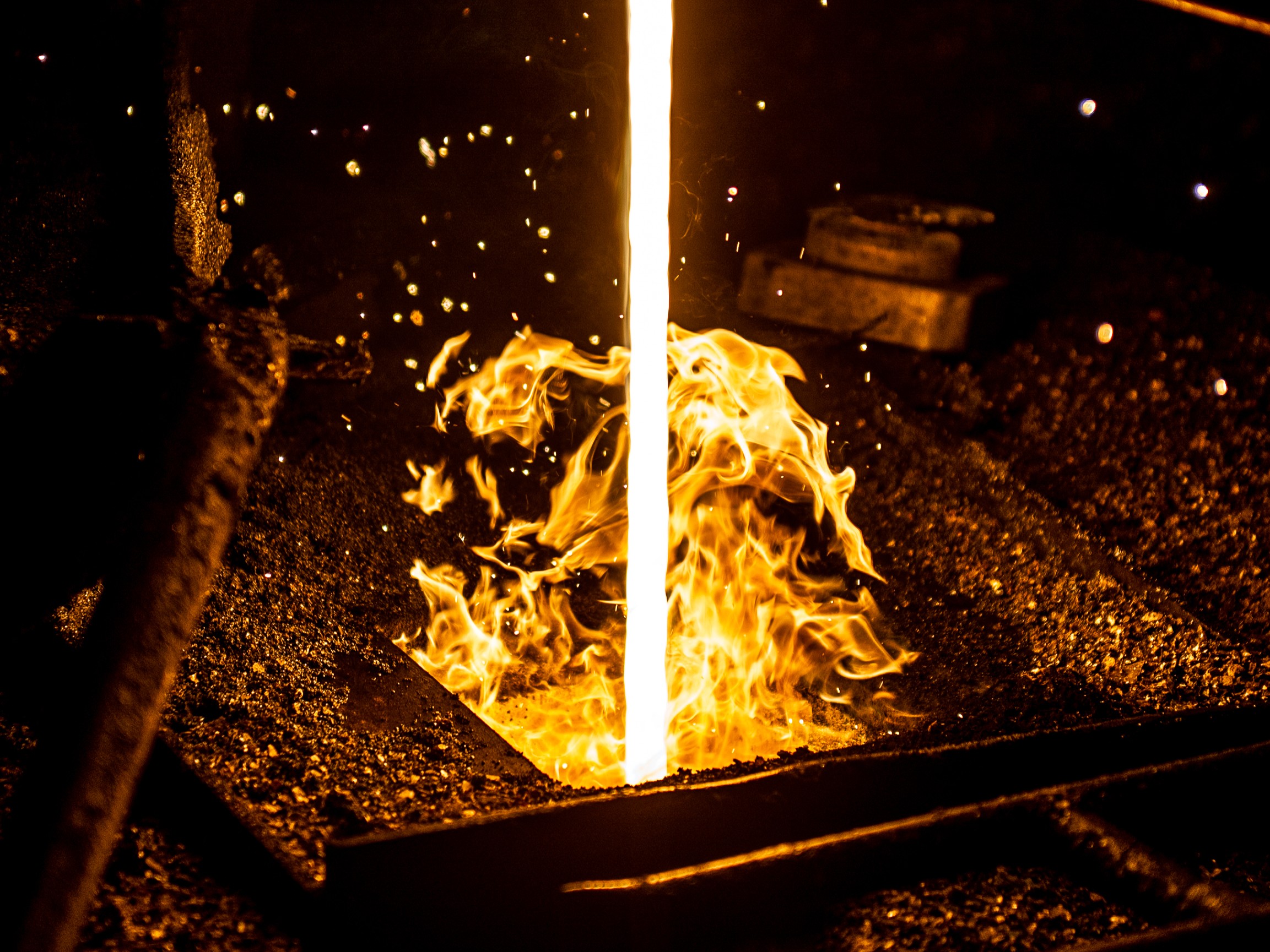 Electric arc furnace vs blast furnace: what’s the difference?